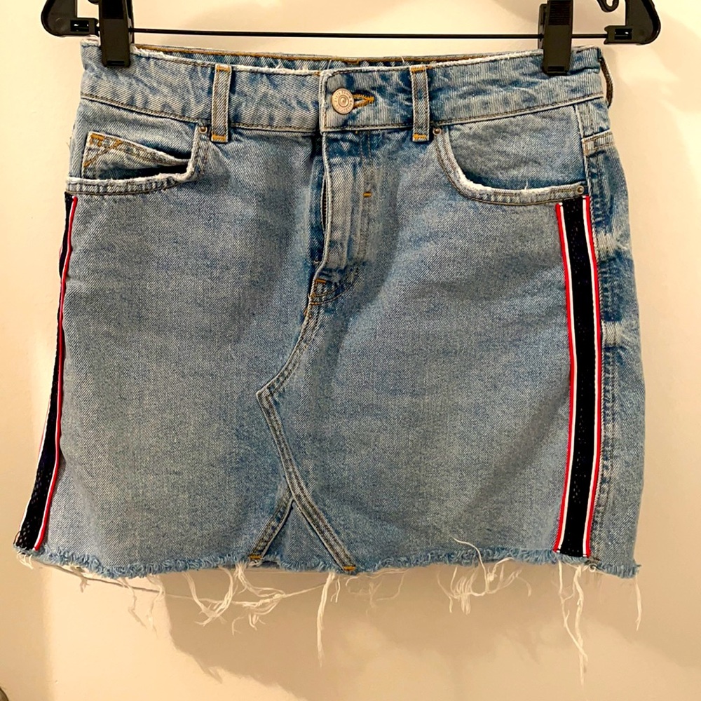 Zara denim skirt with navy/red/white stripe. Size small